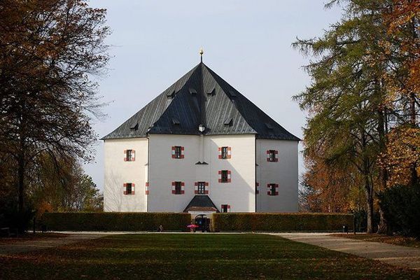 Letohrádek Hvězda