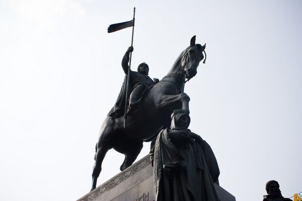 statue prague